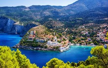 050035-Assos-village-kefalonia-greece-shutterstock_572507614-Hybris