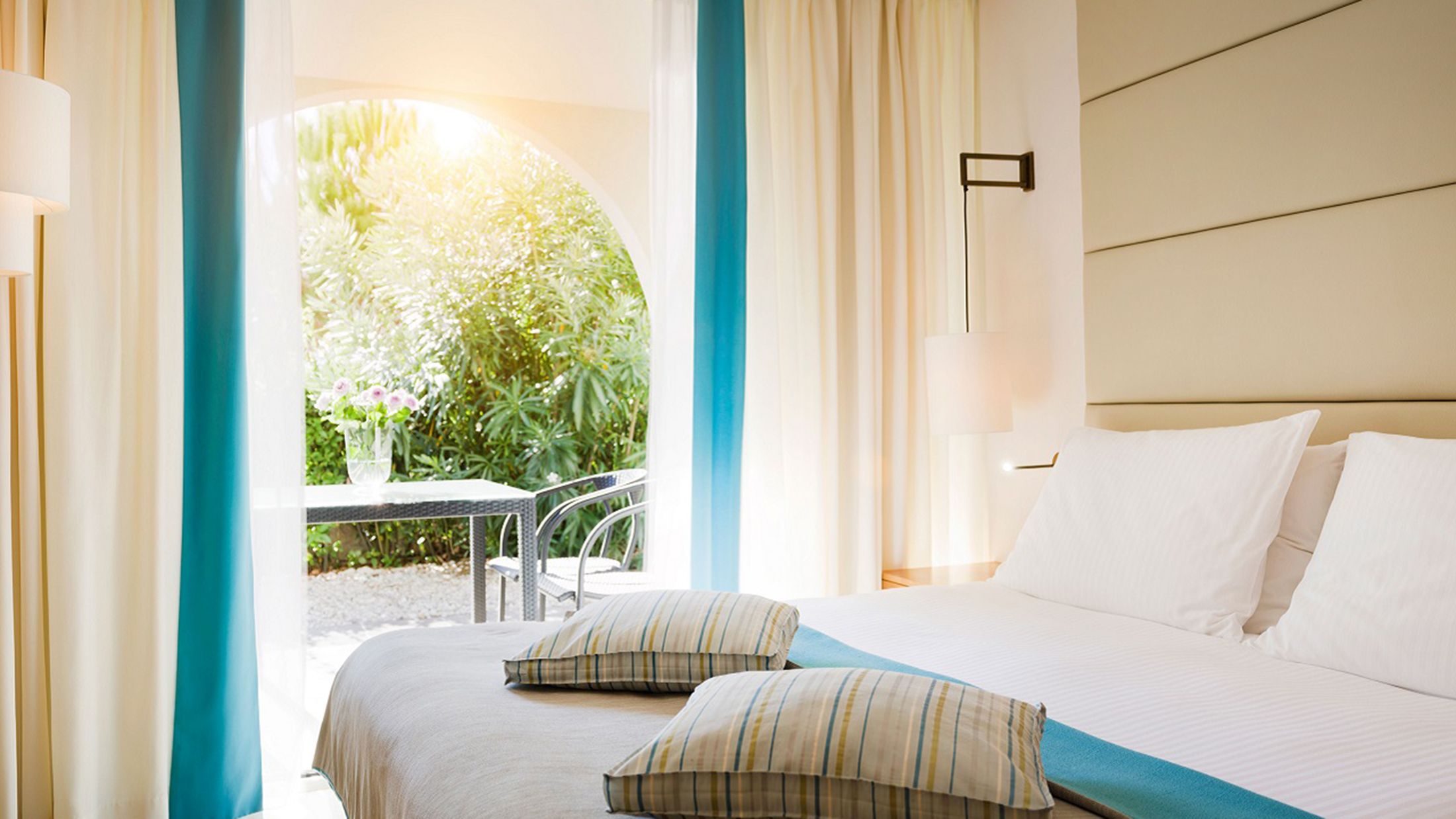 120426-One-bedroom-garen-view-residence-Hybris