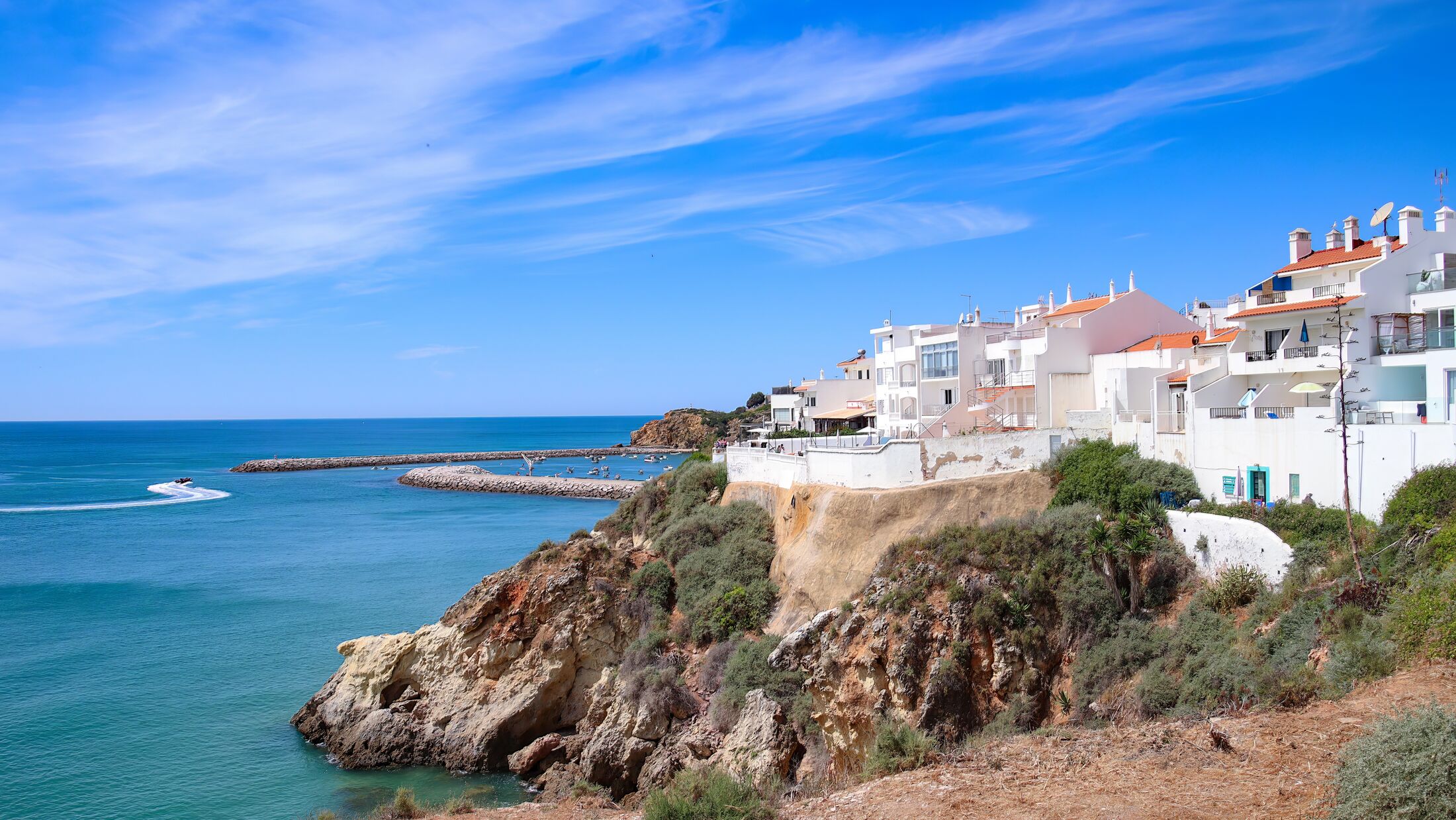 Albufeira,  popular tourist destination located in the southern region of Portugal, specifically in the Algarve region. It is known for its beautiful beaches, vibrant nightlife and charming old town.