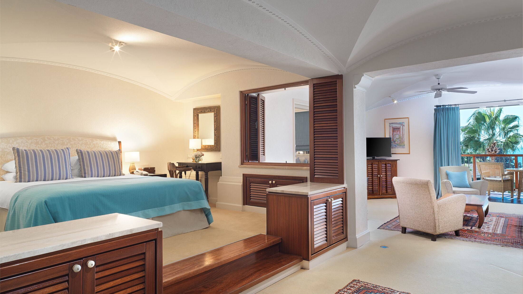 Columbia-Beach-2024-Main-Two-Bedroom-Family-Suite-Sea-View-002-117443-Hybris