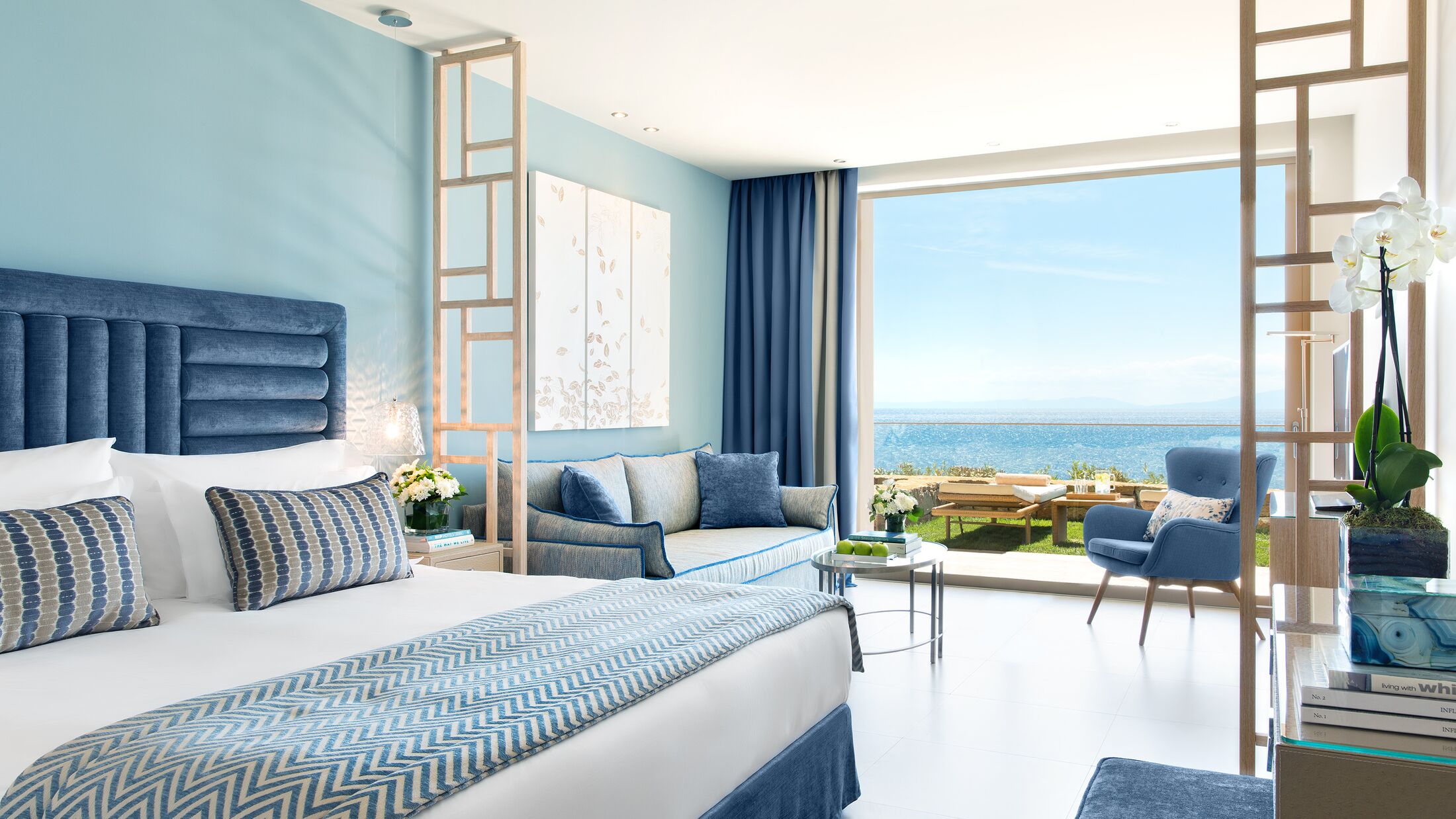 Ikos-Oceania-2023-Junior-Suite-Private-Garden-Sea-View-001-119737-Hybris