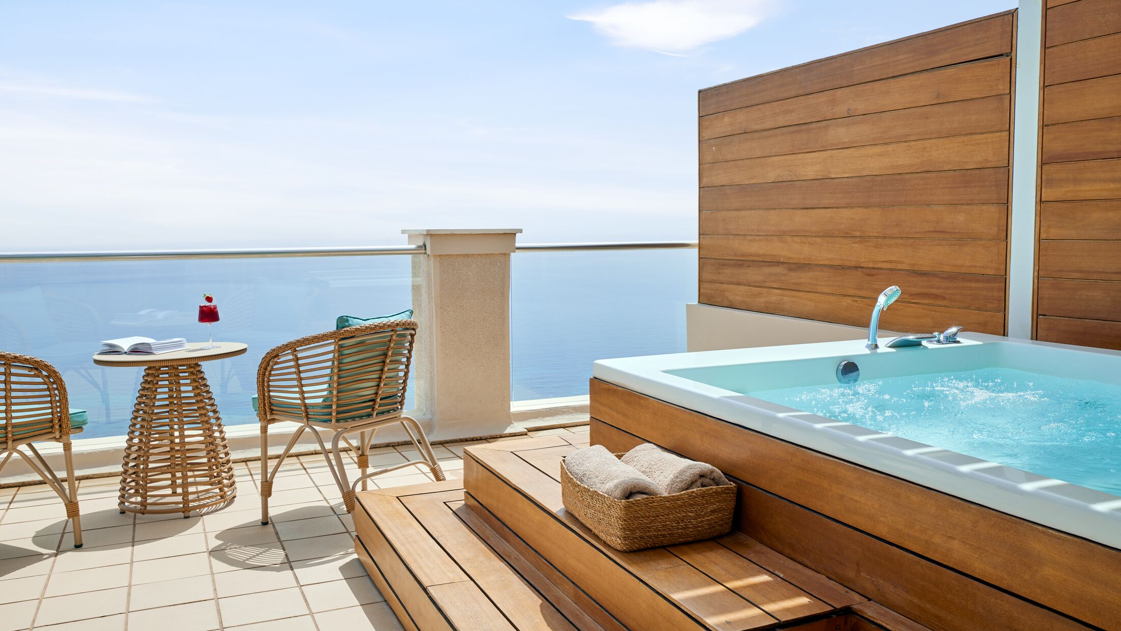 MarBella-Corfu-2024-Junior-Suite-Grand-Terrace-Whirlpool-Sea-View-005-119295-Hybris